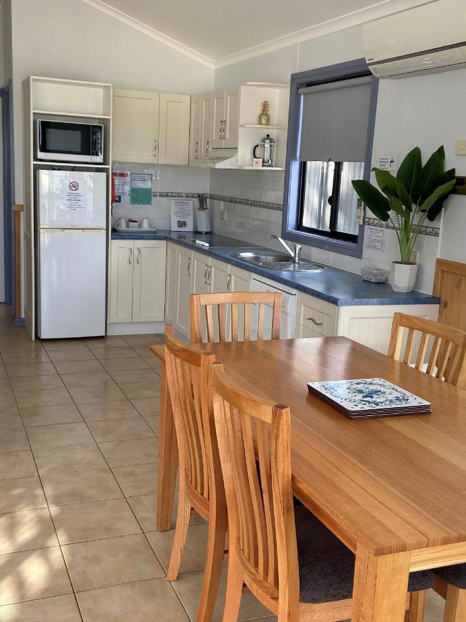 Tuross Beach Cabins & Campsites ターオス・ヘッド エクステリア 写真