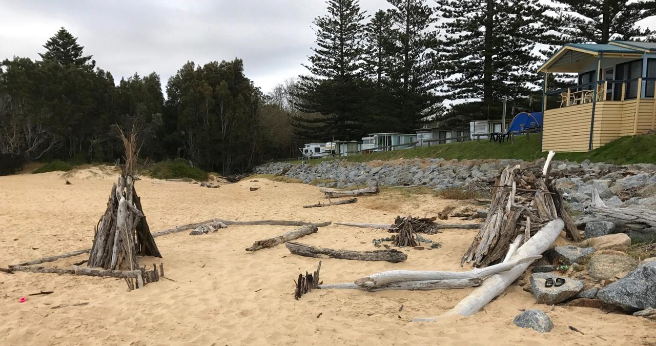 Tuross Beach Cabins & Campsites ターオス・ヘッド エクステリア 写真