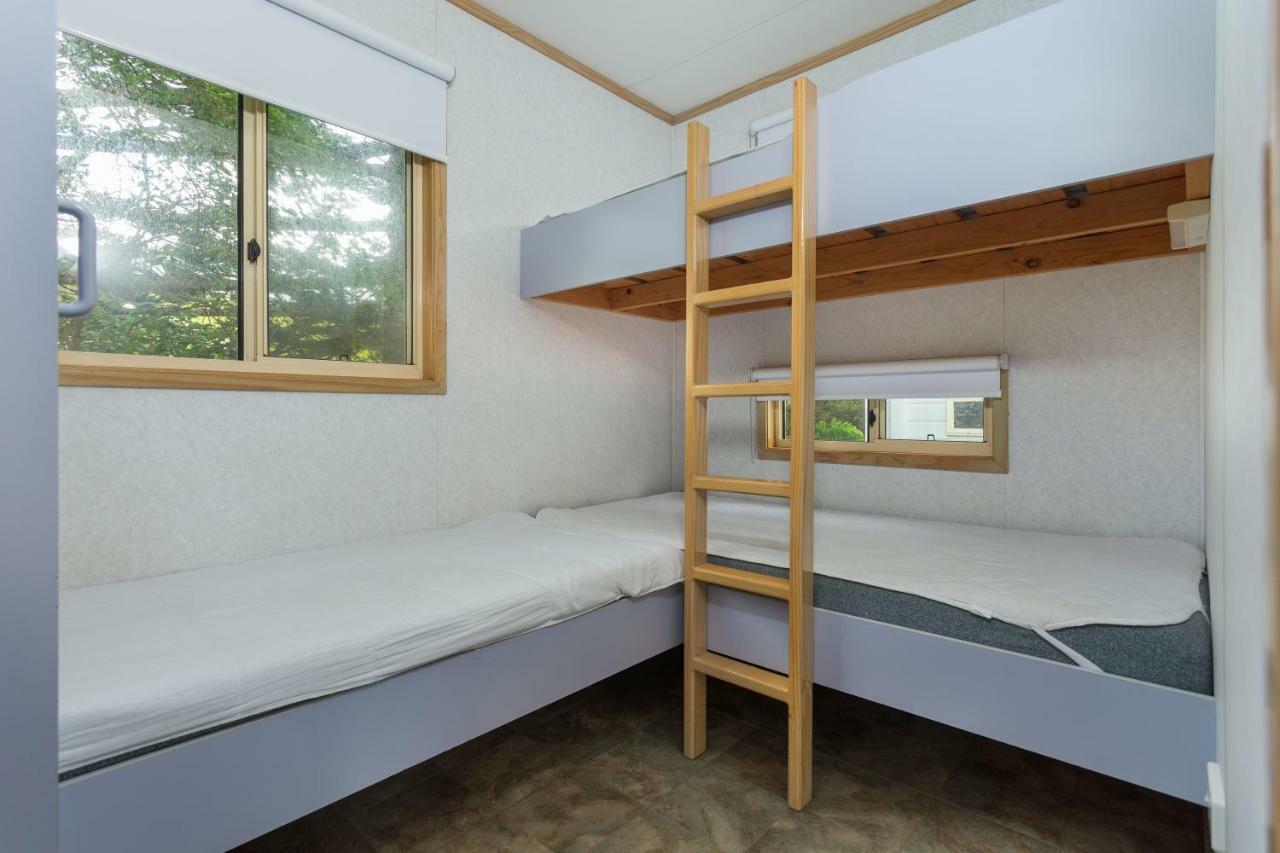 Tuross Beach Cabins & Campsites ターオス・ヘッド エクステリア 写真