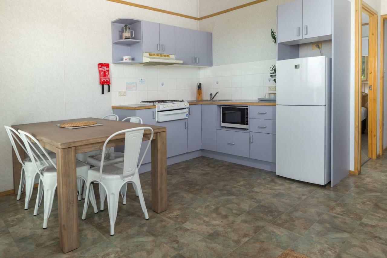 Tuross Beach Cabins & Campsites ターオス・ヘッド エクステリア 写真