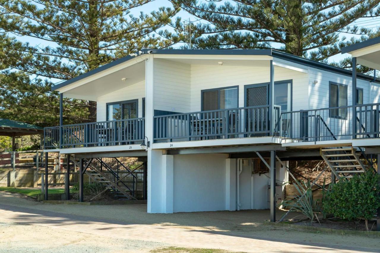 Tuross Beach Cabins & Campsites ターオス・ヘッド エクステリア 写真